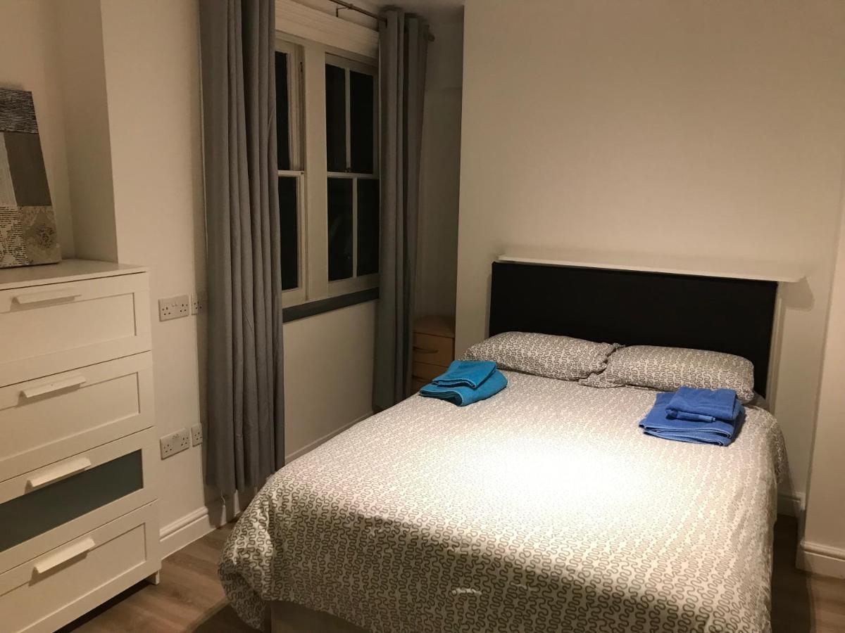 West Kensington 3 Bedroom Apartment London Exteriör bild