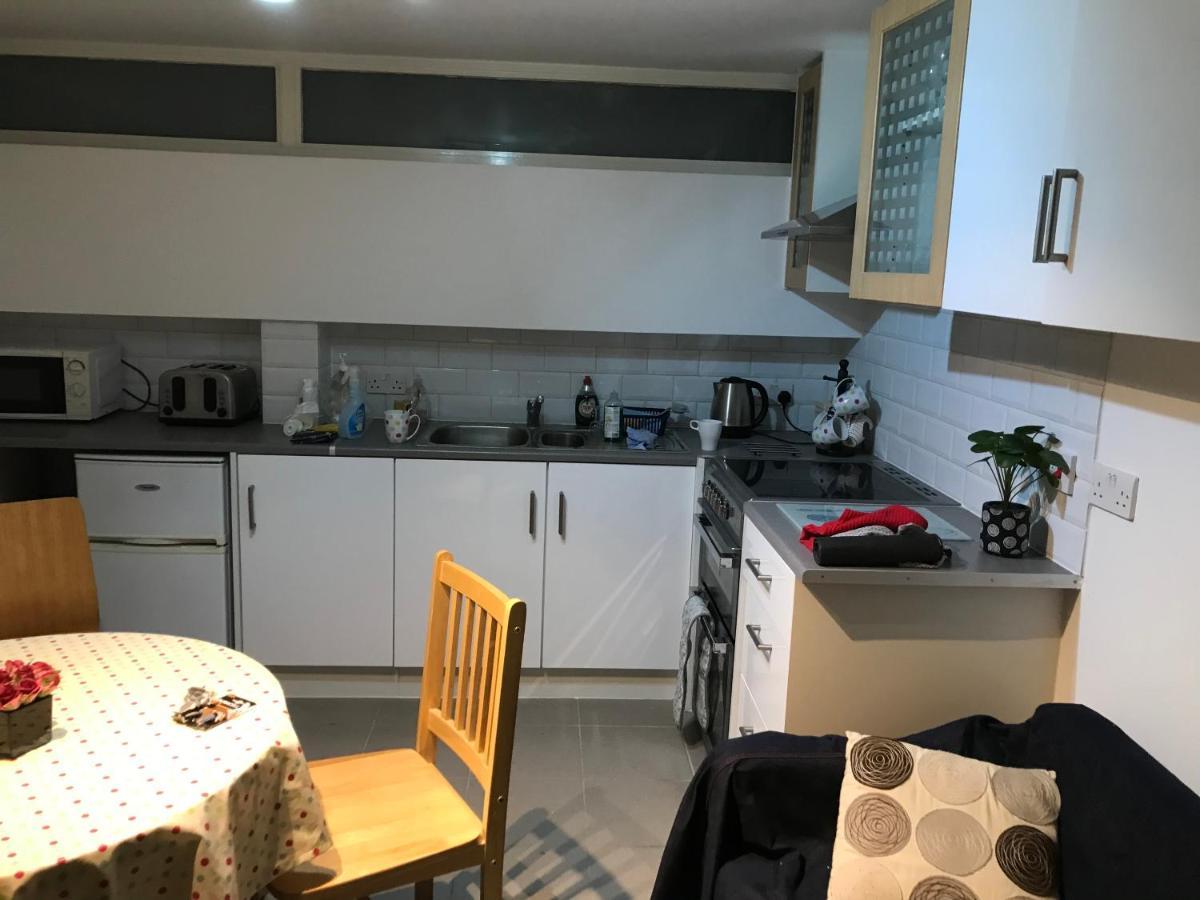 West Kensington 3 Bedroom Apartment London Exteriör bild