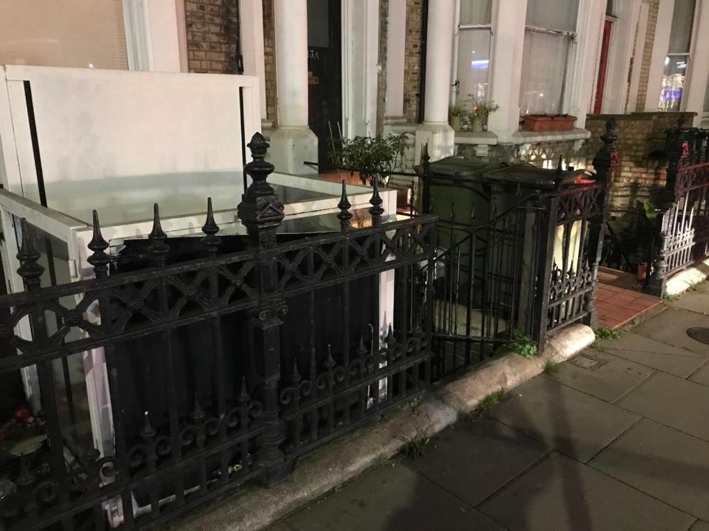 West Kensington 3 Bedroom Apartment London Exteriör bild